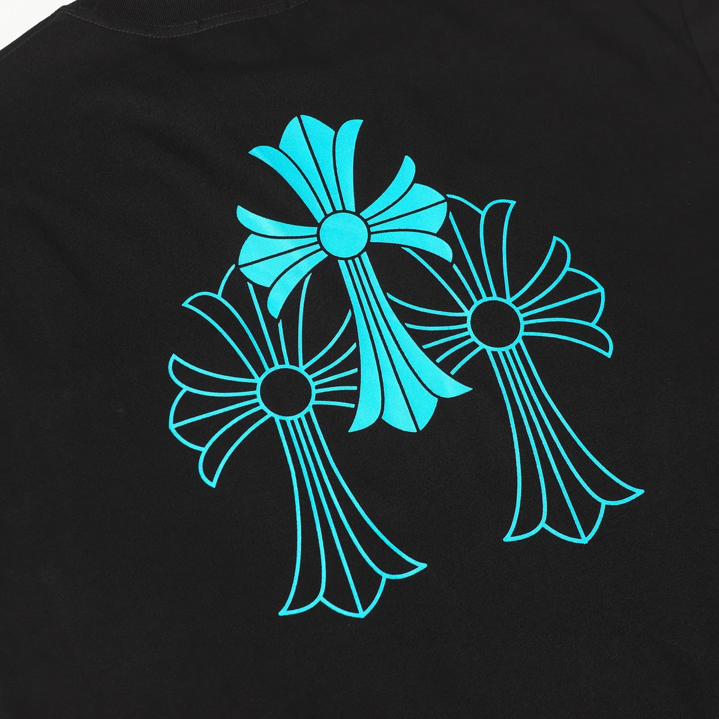 🅿️🅿️170 Chrome hearte/Chrome heart ch 25ss early spring new Sanskrit printed short-sleeved T-shirt. A must-have item for daily commuting for men and women in light luxury. The correct version is welcome to compare. Detailed features: ·280 grams of 100% pure cotton double yarn jersey fabric. ·Custom dyed in the same cylinder, special thickened 32 pieces of double-strand 1x1 thread. ·Double-needle cross-stitch technology. ·Original main mark washed hangtag. Color: black white Size: XS-L